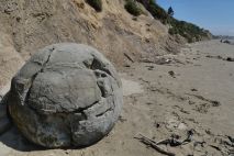 Moeraki Boulders