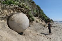 Moeraki Boulders
